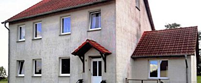 Helle 2-Raumwohnung im Altbau, mit großen Gartenteil und PKW-Stellplatz - Foto 1