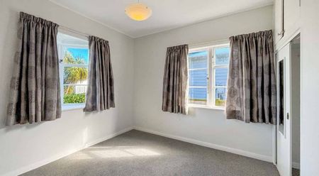 Life By The Beach!! - Photo 5