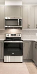 UNIT 1409 VANTAGE! BRAND NEW UNITS. 1 bedroom, 1 bathroom + den. - Photo 3