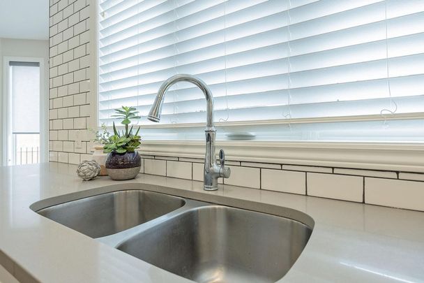 For Lease - 2005 Maddex Way, London North, Ontario - Photo 1