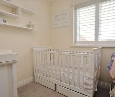 Woking, Surrey, GU21 - Photo 5