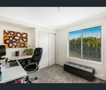 Great Family Home in a Quiet Cul-De-Sac Centenary Heights! - Photo 4