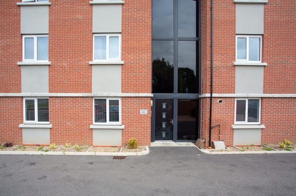 Flat 3, 2 White Ridge Court - Photo 1