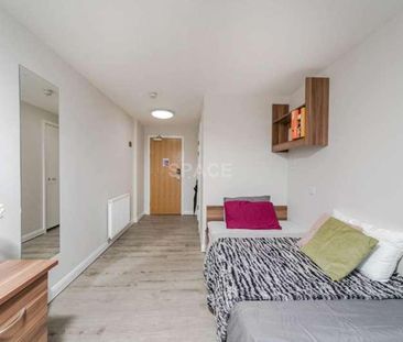 Loddon House Student Accommodation, RG6 - Photo 6