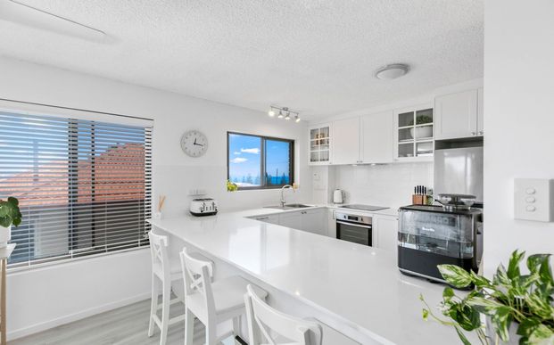 Stylish 2 Bedroom Unit in Kings Beach - Photo 1