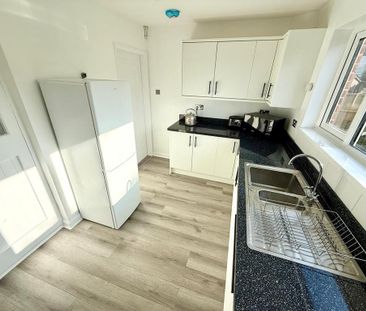 5 bedroom house of multiple occupation to rent - Photo 4