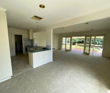 3 Cassinia Avenue, Ashwood, Vic 3147 - Photo 1