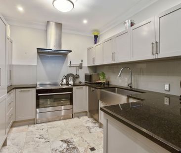 Loft like Apartment living. - Photo 6