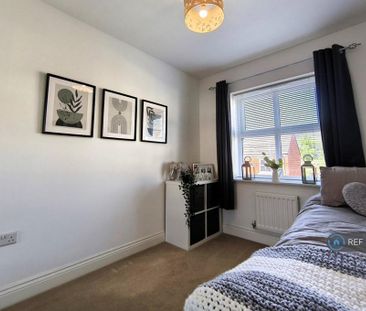3 bedroom semi-detached house to rent - Photo 6
