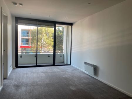 Stylish One Bedroom Plus Study/Multi Purpose Room In An Unbeatable Location! **Application Pending** - Photo 3