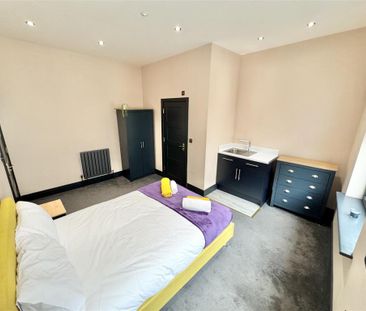 1 bedroom in a house share to rent - Photo 3