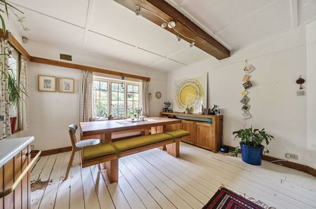 Tilford Road, Hindhead - 4 bedrooms Property for lettings - Seymours - Photo 5