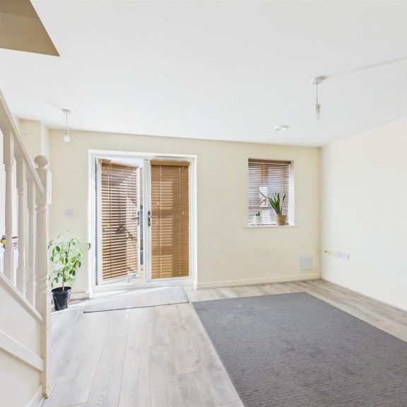 2 BED End of terrace house To rent - Photo 1