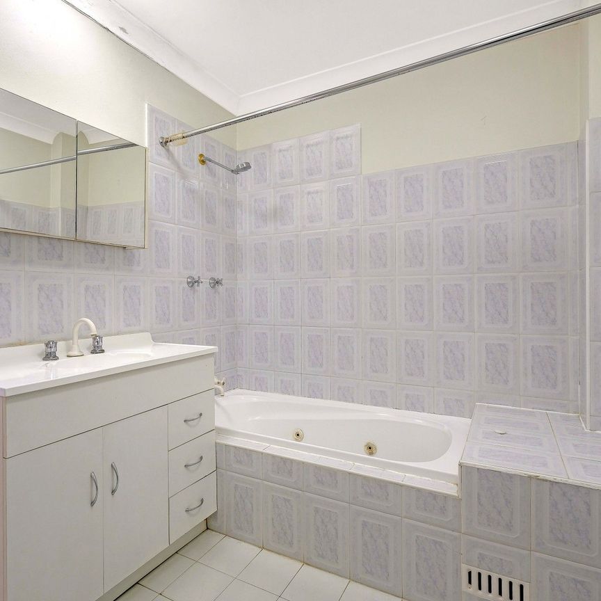 One Bedroom Apartment with Oversized Balcony&excl; - Photo 1