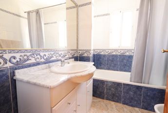 Adosado en la Regia . Temporada larga.