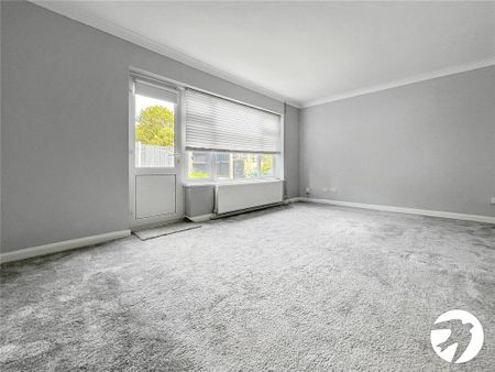 3 bedroom end of terrace house to rent - Photo 4