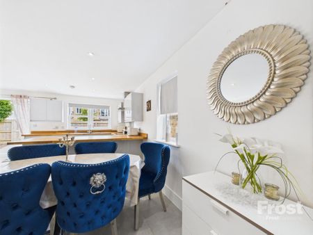 3 bedroom detached house to rent - Photo 3