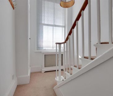 3 bedroom flat to rent - Photo 4