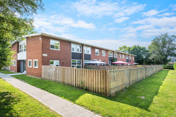 2029-2055 Victoria Park Avenue - Photo 1