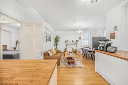 3 bedroom flat to rent - Photo 2