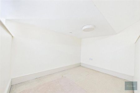 2 bedroom maisonette to rent - Photo 5