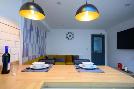 5 bedroom terraced house to rent - Photo 2