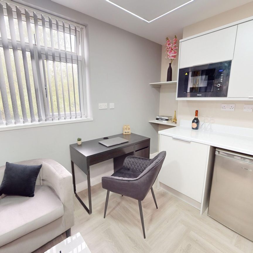 Co-Living Studio 5, 166 Park Hill Road Harborne - Photo 1