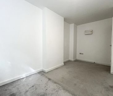 WEST PARADE APARTMENTS - Photo 6