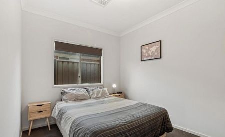CONVENIENTLY LOCATED THREE BEDROOM HOME - Photo 3