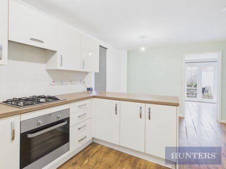 3 bedroom House To Let - Photo 4