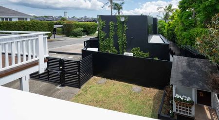 Executive Four Bedroom Villa - Photo 3