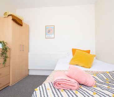 47 Headingley Avenue, Headingley, Leeds, LS6 3ER - Photo 3