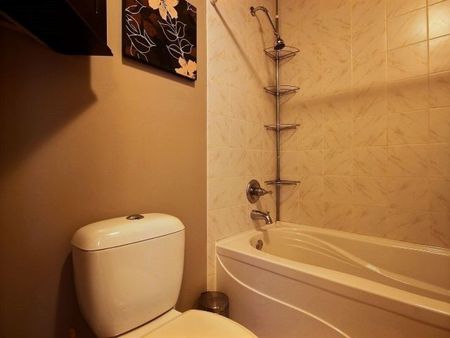 For Lease - 2500 Cobbinshaw Circle, Mississauga, Ontario - Photo 3