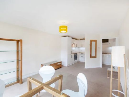 Dudley Court, Oxford - Photo 1