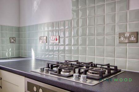 2 bedroom semi-detached bungalow to rent - Photo 4