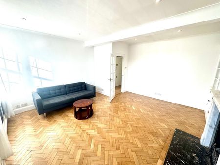 2 Bed Flat, Kensington Church Street, W8 - Photo 2