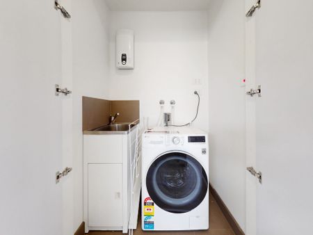 Stylish and Convenient 1 Bedroom Apartment for Rent in Essendon - Photo 4