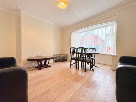 3 bedroom terraced house to rent - Photo 2