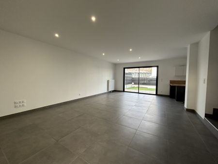 Location Maison 4 pièces 108m² CLERMONT FERRAND 63100 - Photo 2