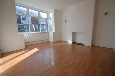 3 bedroom House To Let - Photo 3