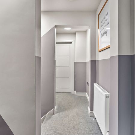 Spectacular refurbished Studios and Double en-suites Room 5 - Photo 4