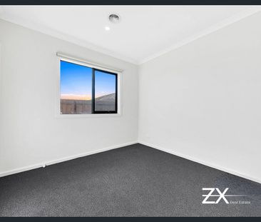 Stylish Family Living in a Prime Wallan Location - Photo 3