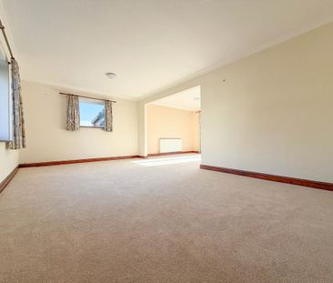 3 bedroom detached house to rent - Photo 3