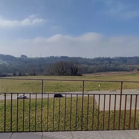 Spacieux 4.5 pièces avec balcon et vue dégagée - Photo 1