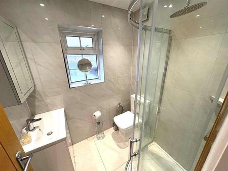 All Bills Included, First Floor, Two Bed Duplex Maisonette, Little Bushey Lane, Bushey, WD23 - Photo 4