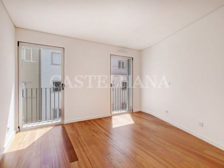 2 bedroom luxury Apartment for rent in Avenida Braamcamp (Coracao de Jesus), Lisbon - Photo 5