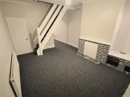 2 Bed Terraced House, Wilpshire Avenue, M12 - Photo 5