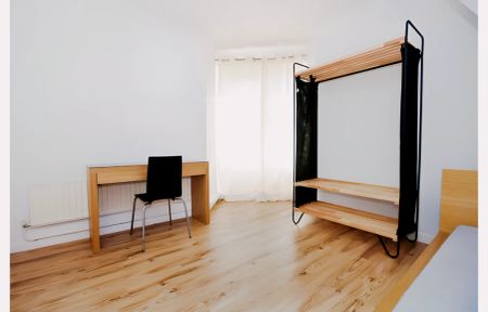 4 Bedroom 1 Bathroom room2 - Photo 3