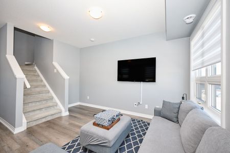 For Lease - 6705 Cropp Street Unit# 55, Niagara Falls, Ontario - Photo 3