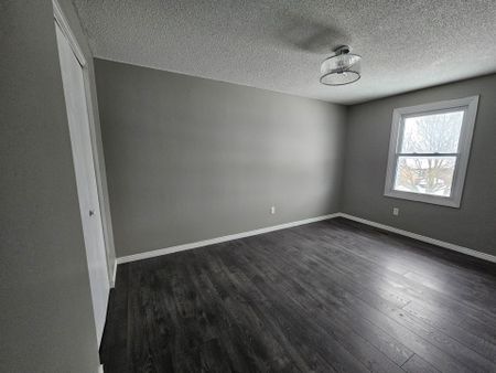 For Lease - 1004 Lawson Road, London North, Ontario - Photo 3